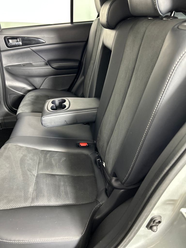 Used 2025 Silver Mitsubishi SE image 16