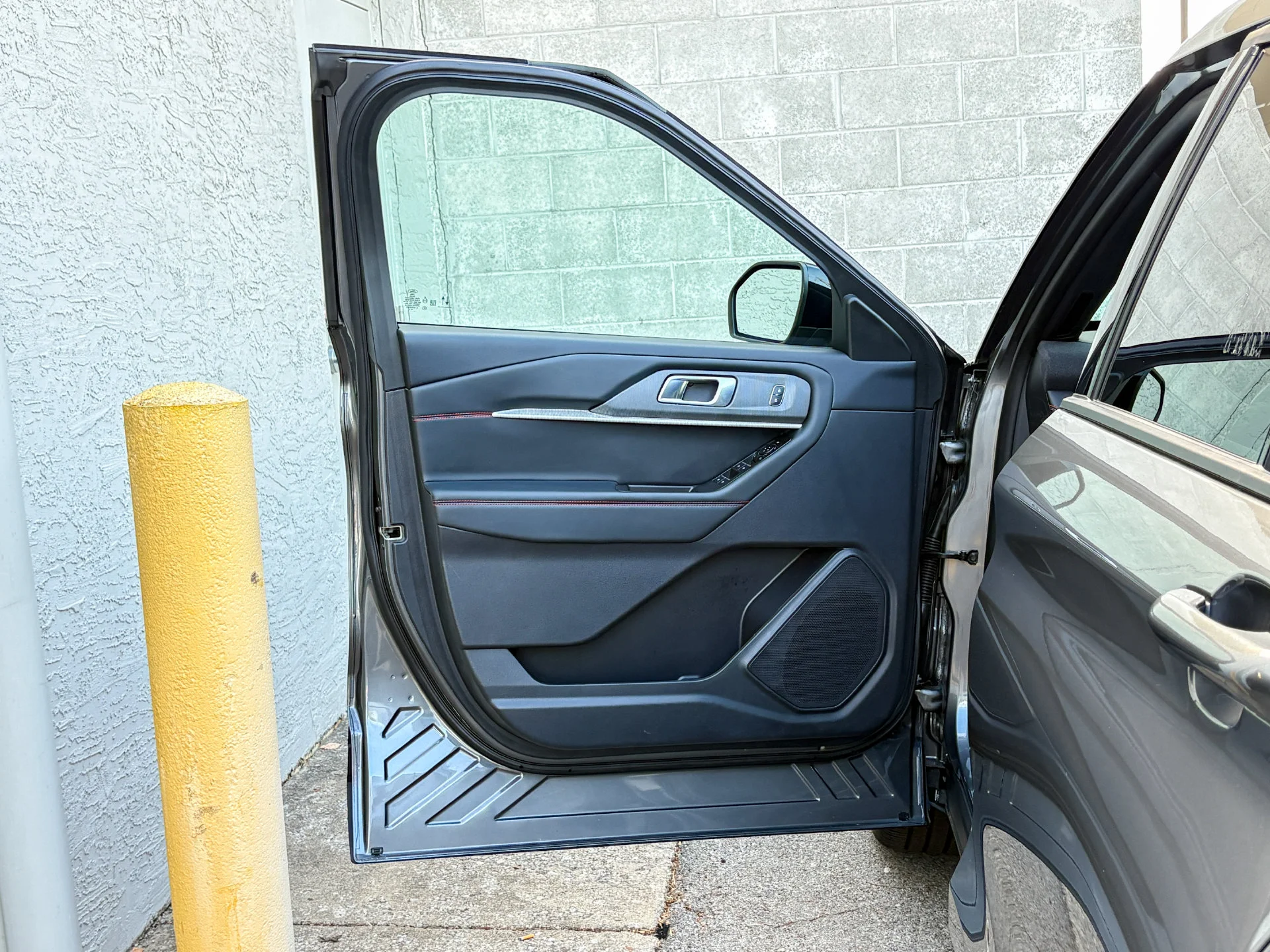 Used 2025 Gray Ford ST-Line image 11