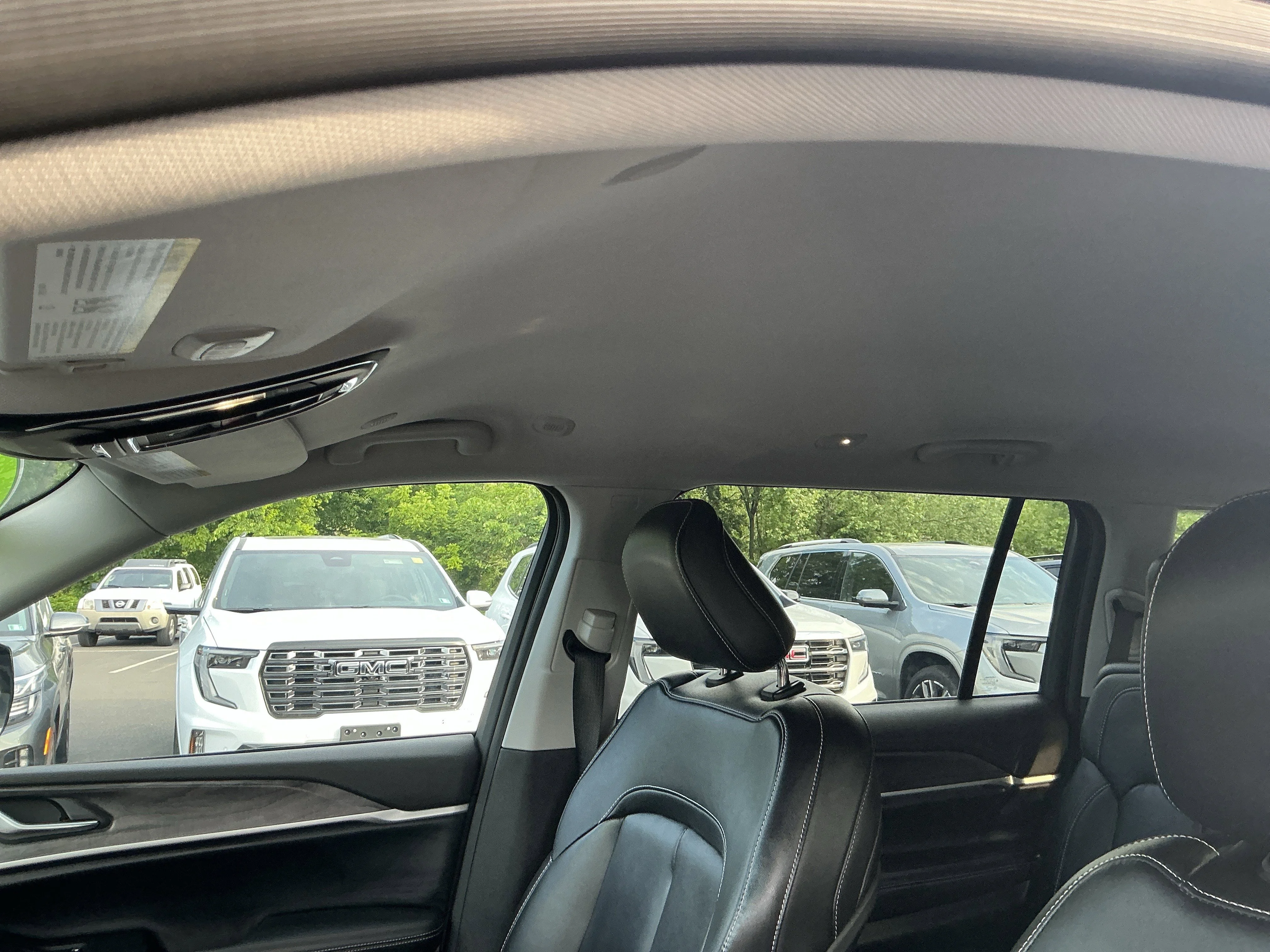 Used 2023 Grey Jeep Limited image 12