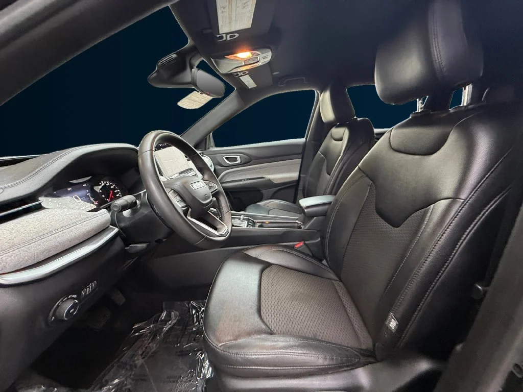 Used 2024 Black Jeep Latitude image 10
