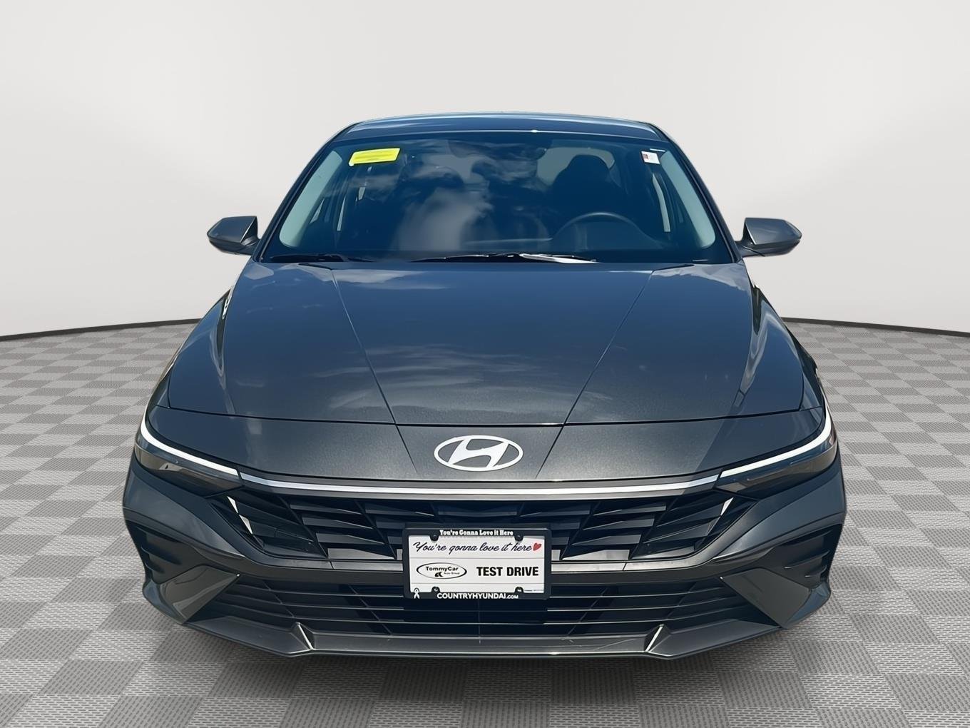 Used 2024 Amazon Gray Hyundai SEL image 4