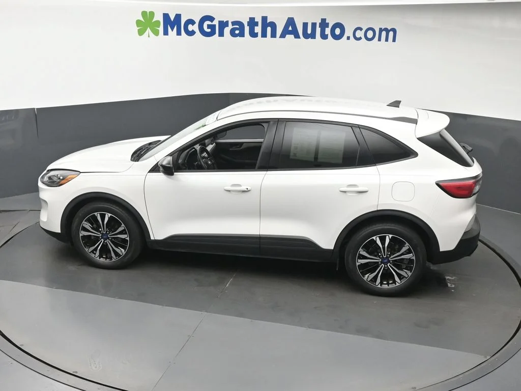 Certified Used 2022 White Ford SE image 24