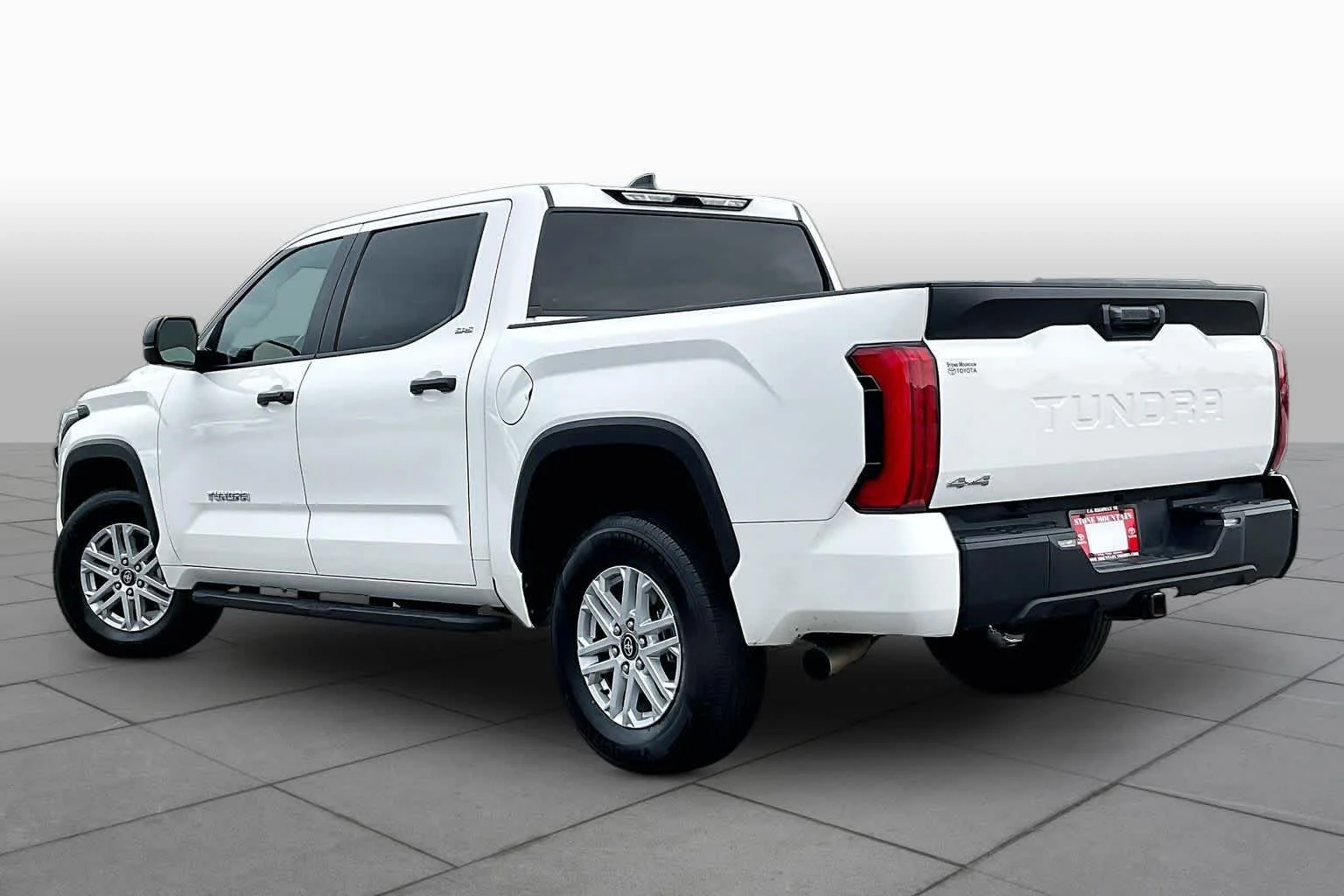 Used 2025 Ice Cap Toyota SR5 image 23