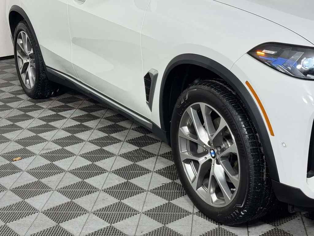 Used 2026 White BMW xDrive40i image 12