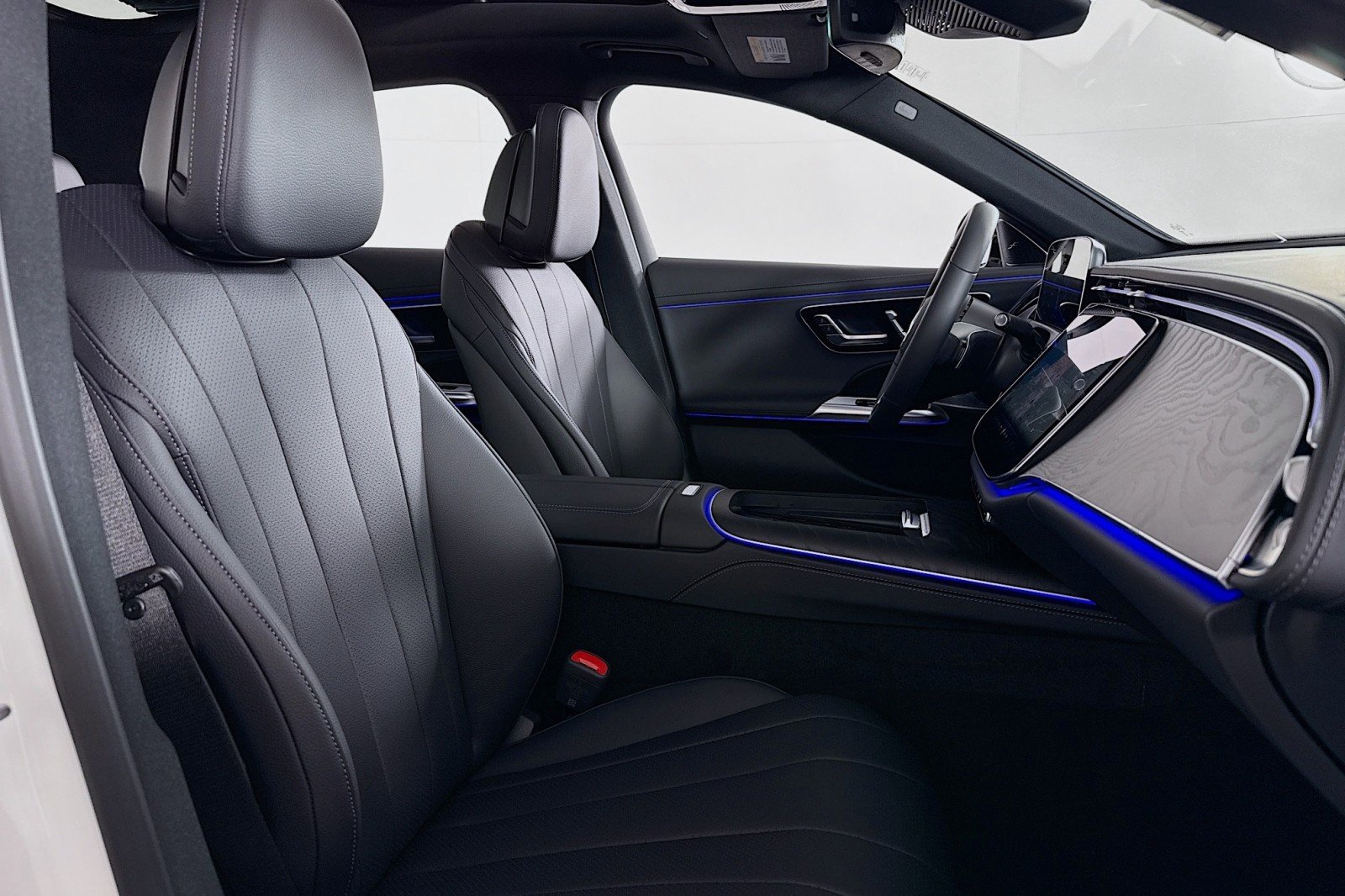 New 2026 Polar White Mercedes-Benz E 350 RWD Sedan image 6