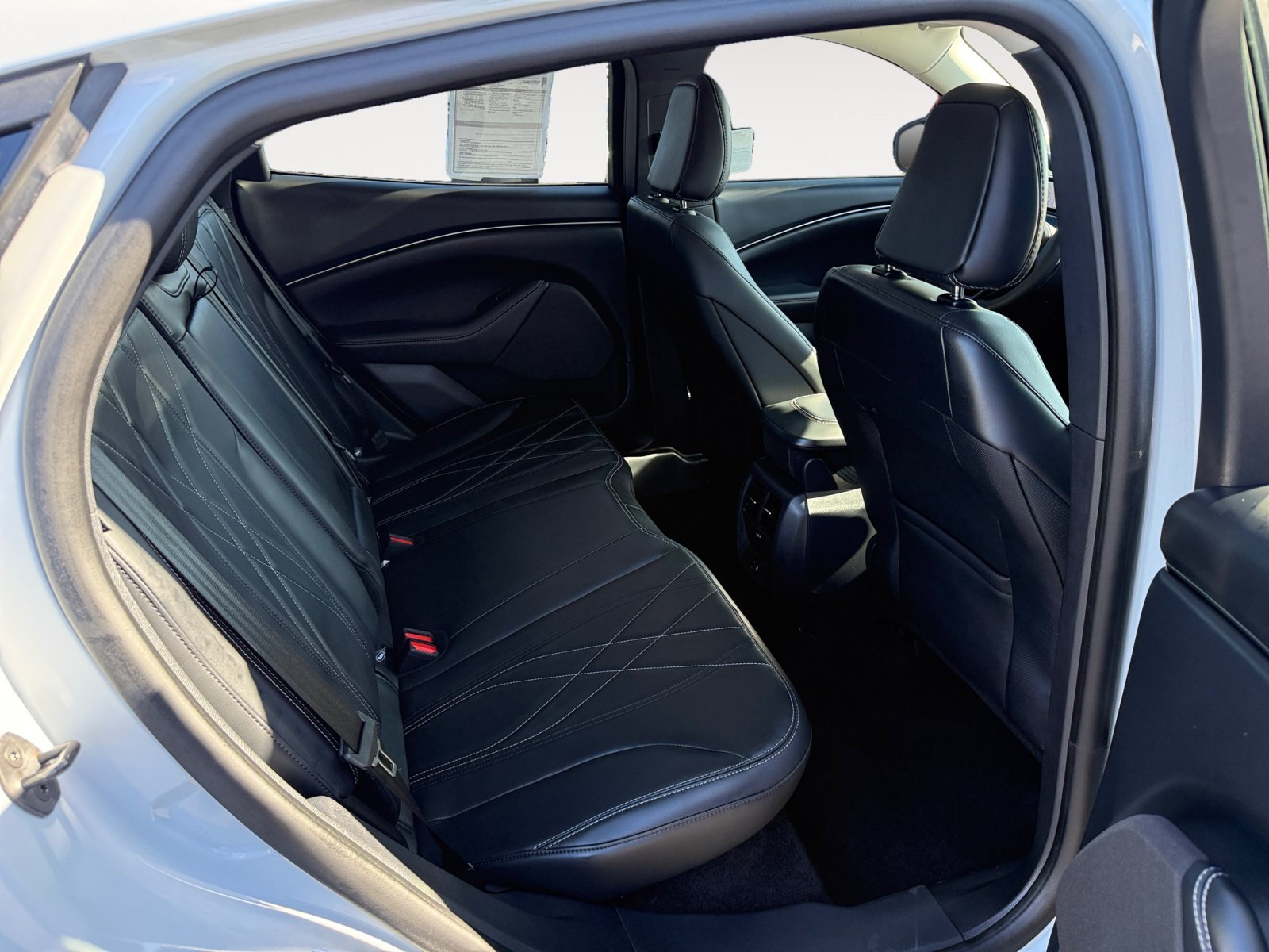 Used 2023 White Metallic Ford Select image 18