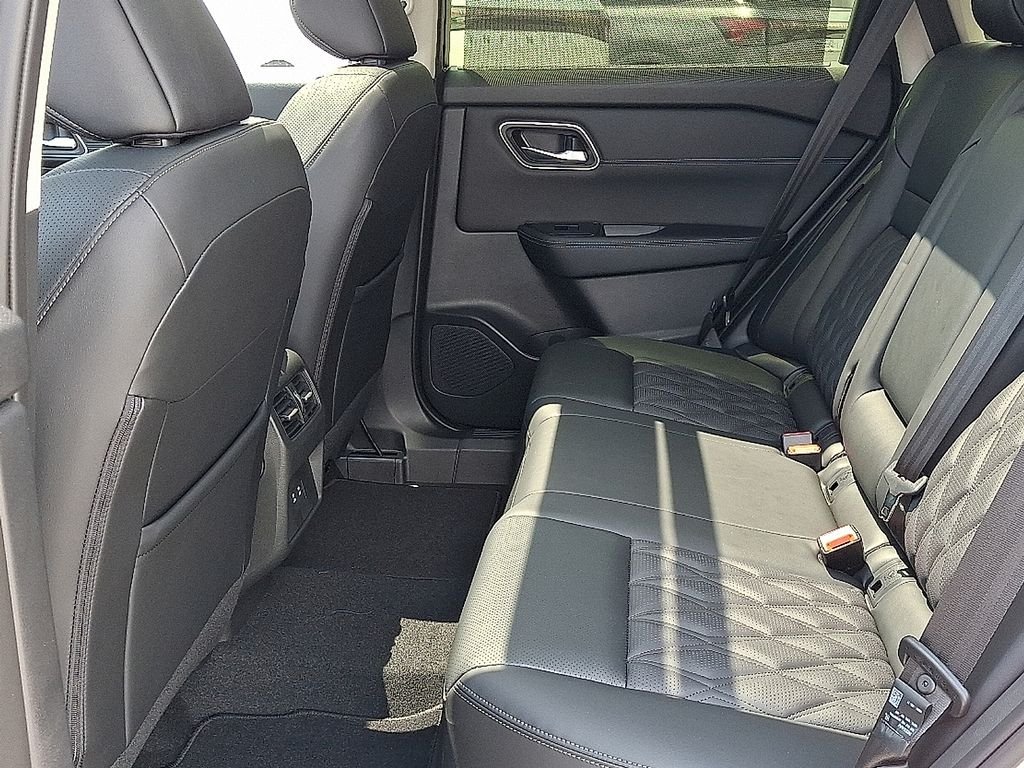 New 2026 Scarlet Ember Tintcoat Nissan Platinum image 7