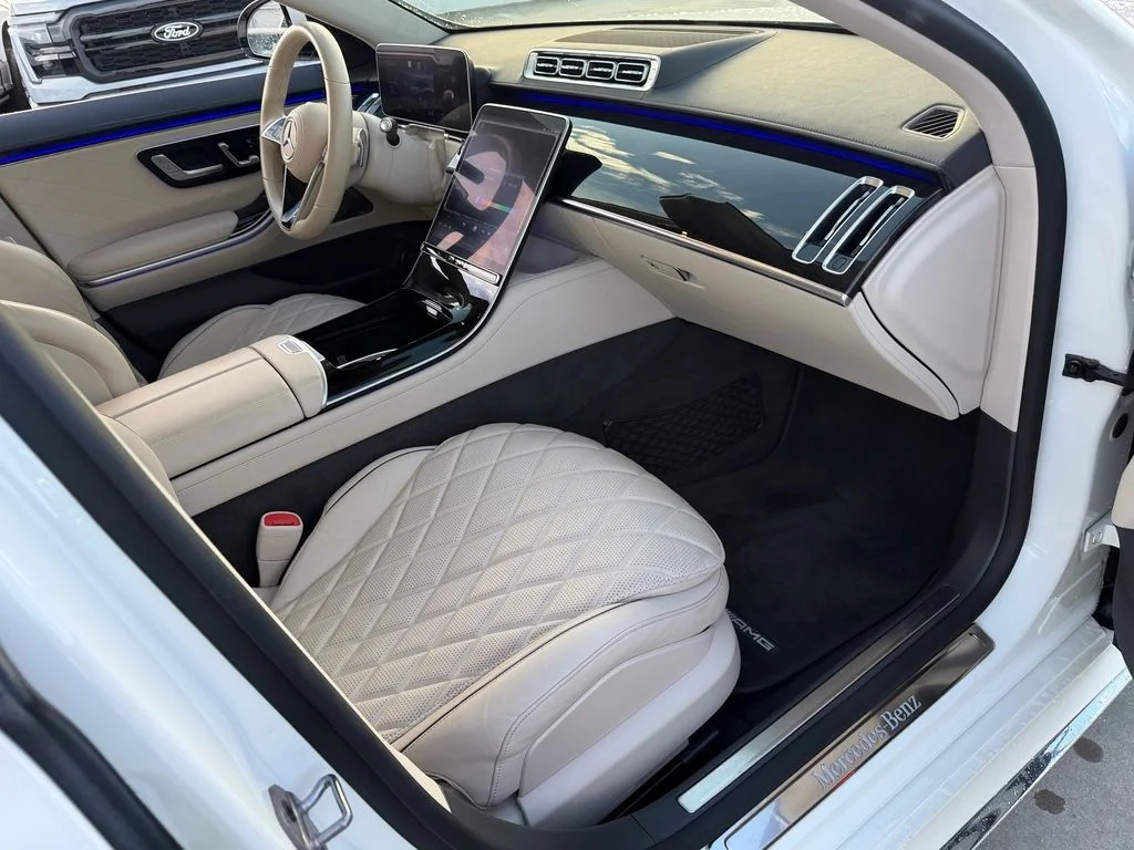 Used 2023 Diamond White Mercedes-Benz S 580 image 18