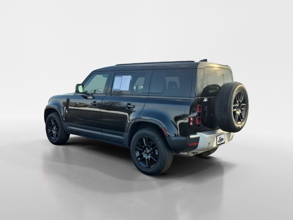 Used 2025 Santorini Black Metallic Land Rover S image 6