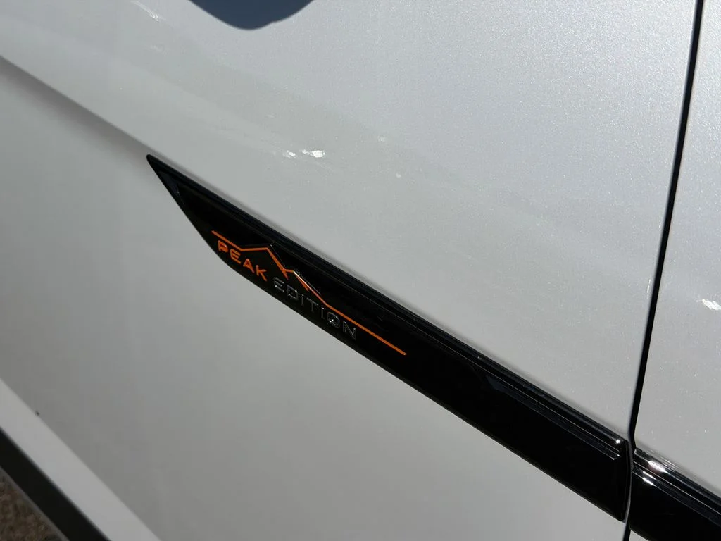 New 2026 Opal White Pearl Volkswagen 2.0T Peak Edition image 6