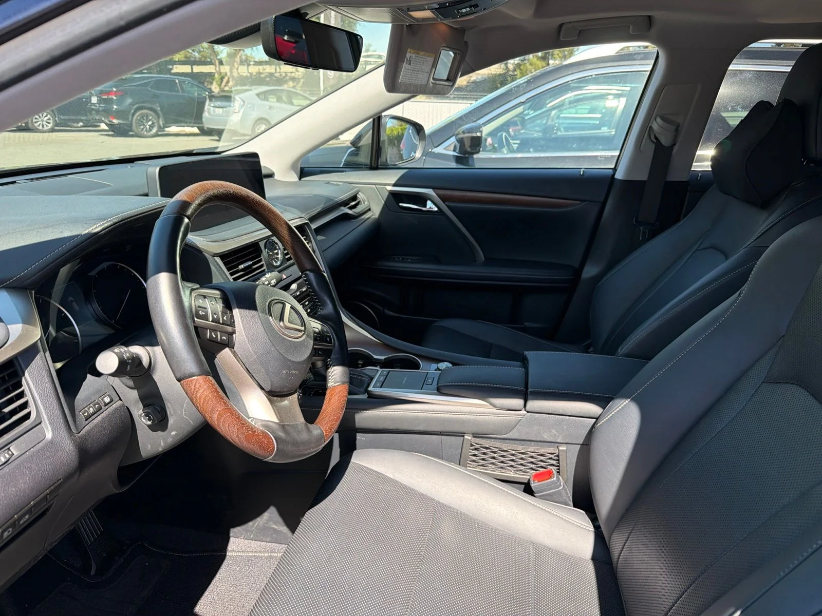 Used 2020 Mica Lexus 350L image 10