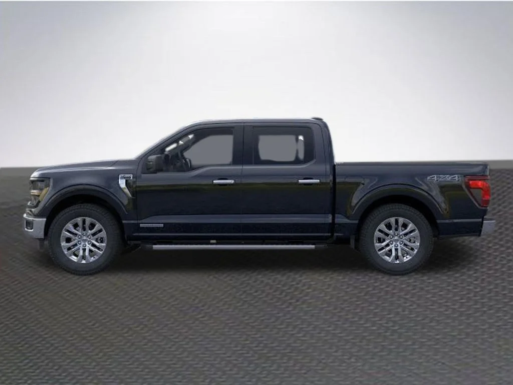 New 2026 Agate Black Metallic Ford XLT image 3