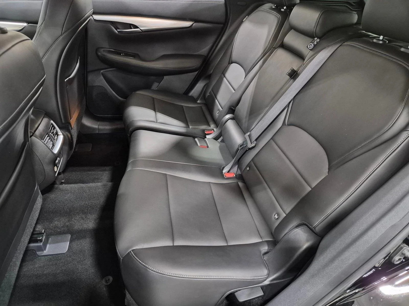 Used 2021 Black Obsidian INFINITI LUXE image 19