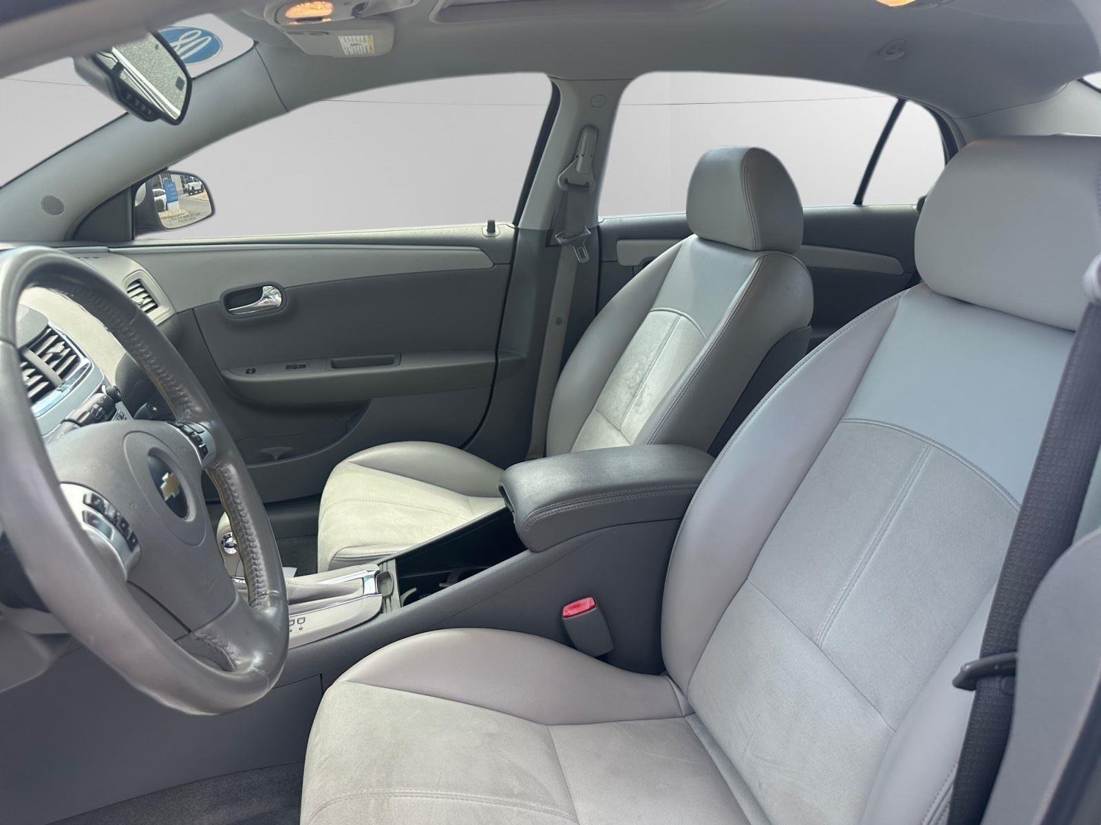Used 2008 Silverstone Metallic Chevrolet LT w/2LT image 11