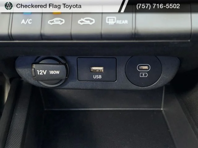 Used 2025 Abyss Black Hyundai SE image 22