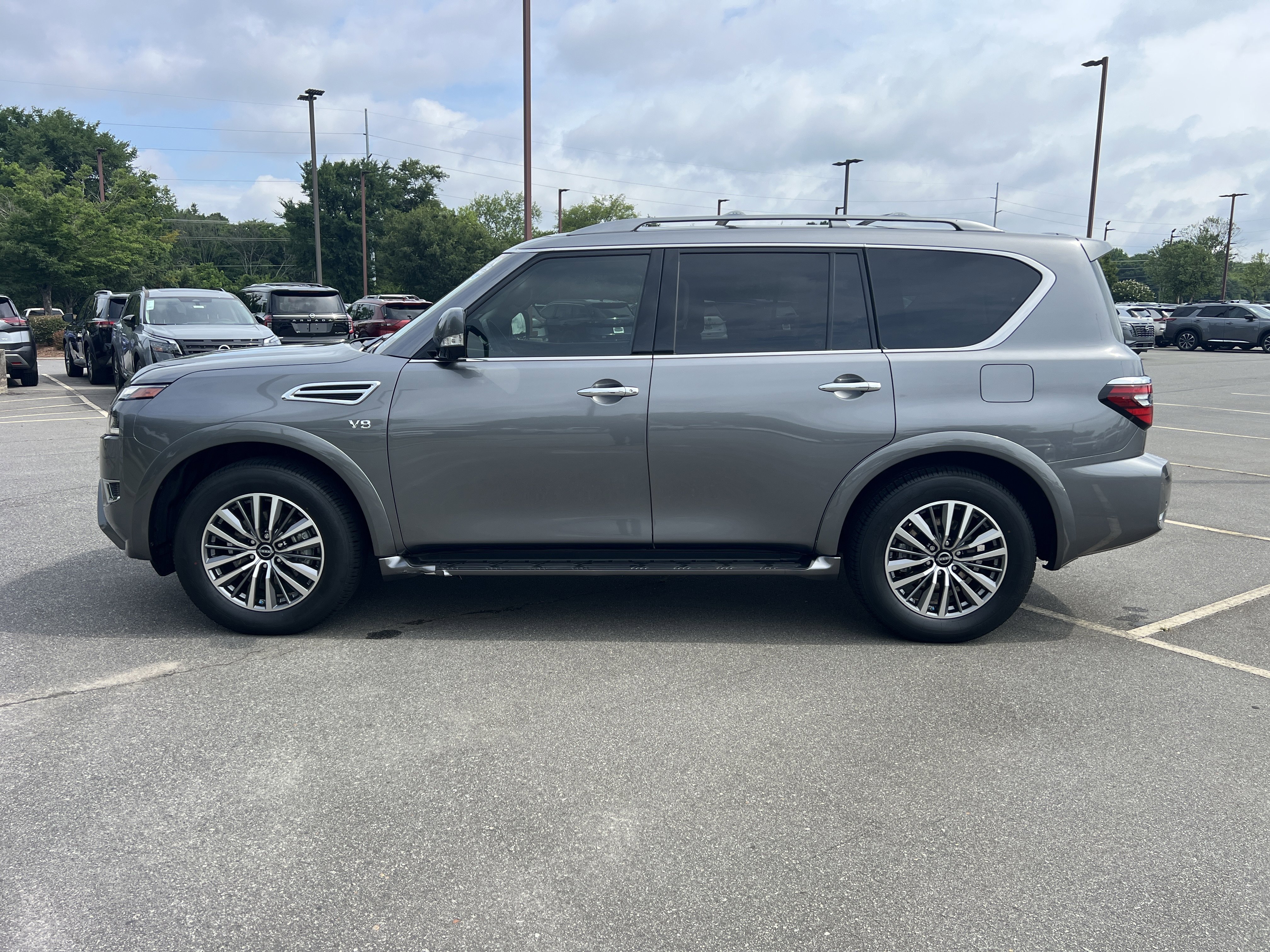 Certified Used 2022 Gun Metallic Nissan SL image 8