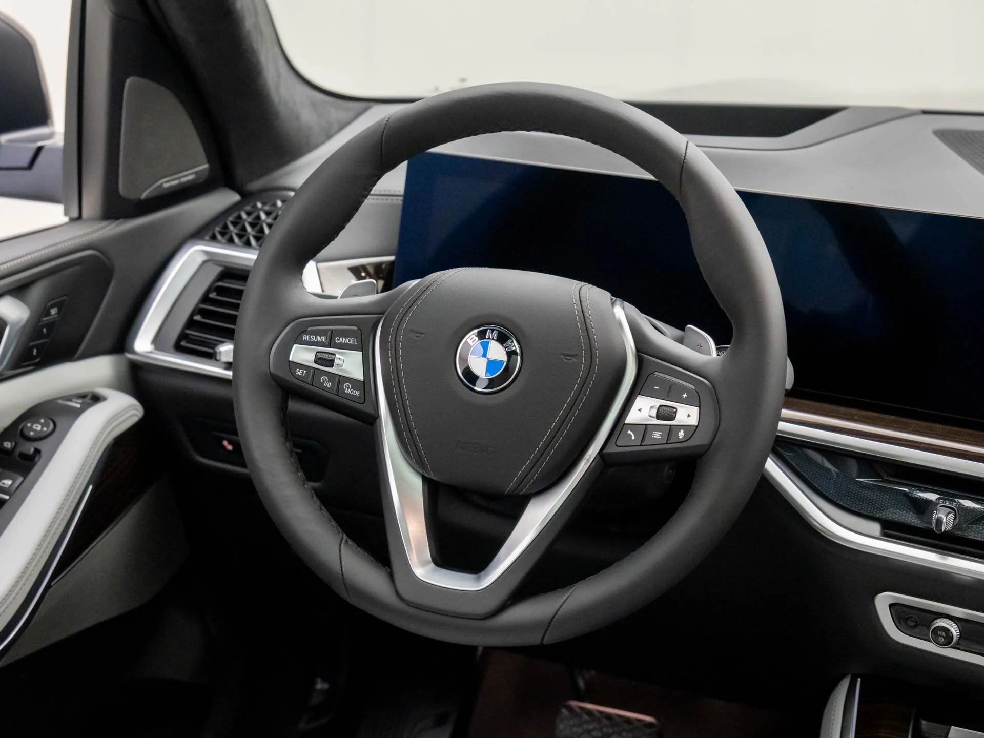 Certified Used 2026 Black BMW xDrive40i image 11