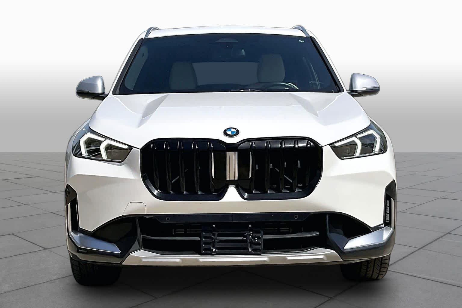 Used 2023 Alpine White BMW xDrive28i image 4