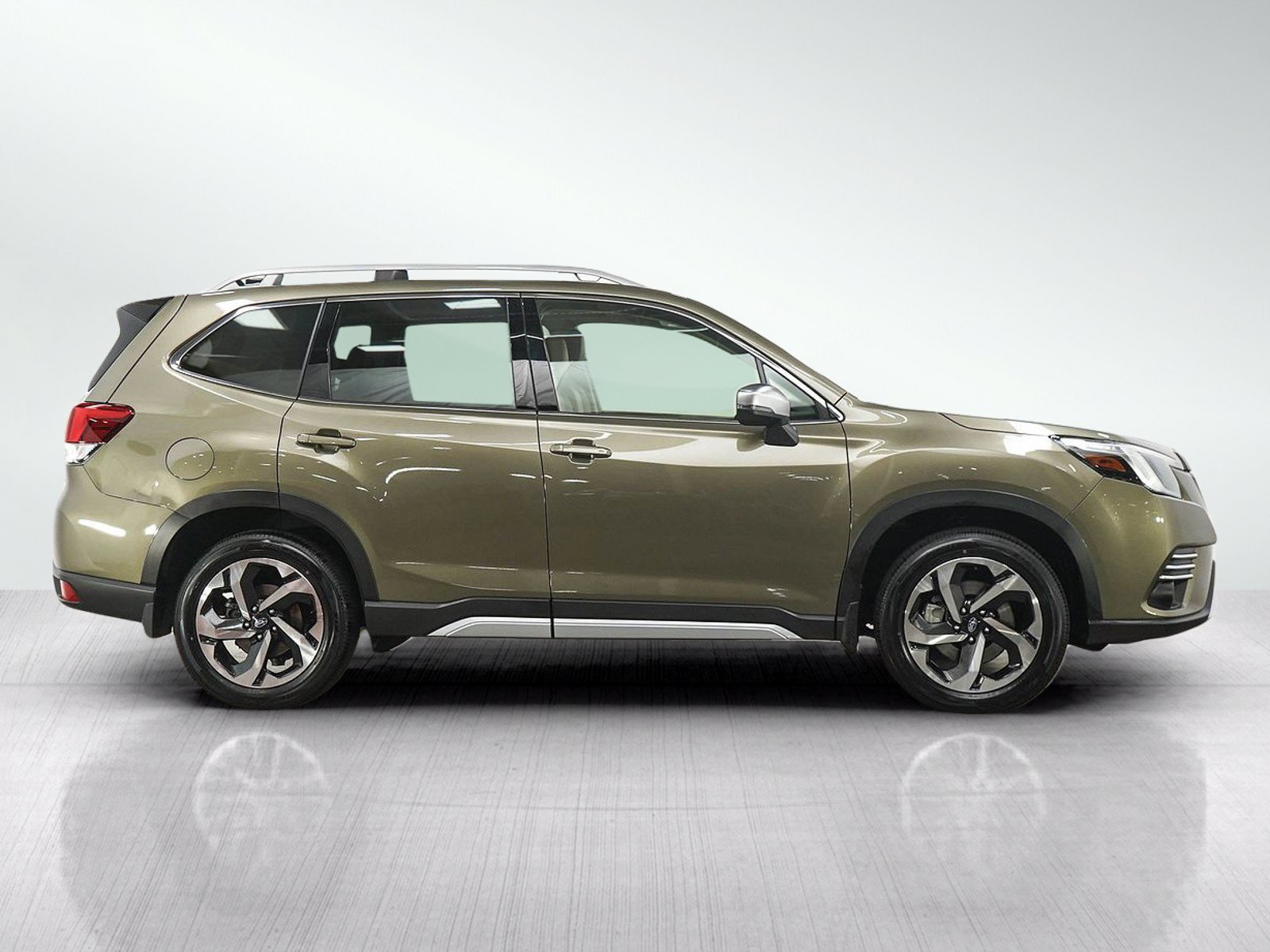 Used 2024 Autumn Green Metallic Subaru Touring image 6