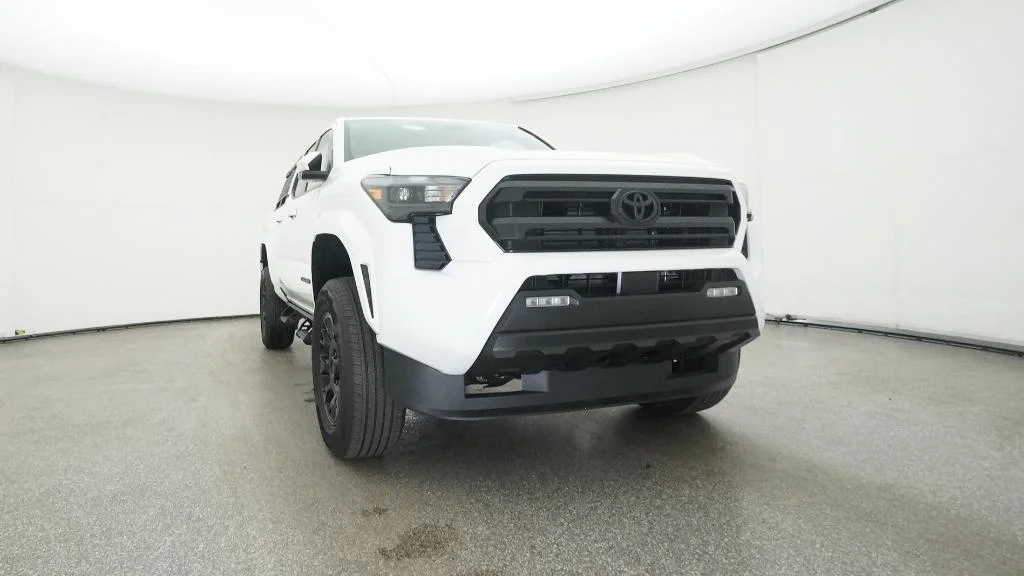 2025 Toyota Tacoma SR5 - Photo 32