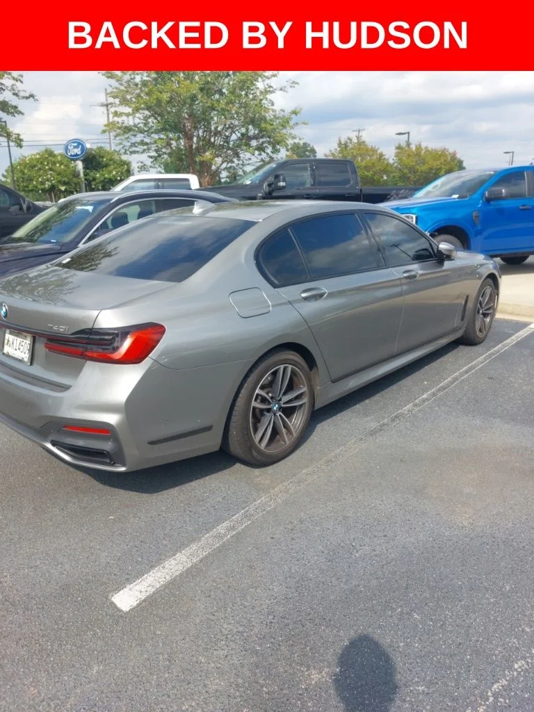 Used 2022 Gray BMW 740i xDrive image 3