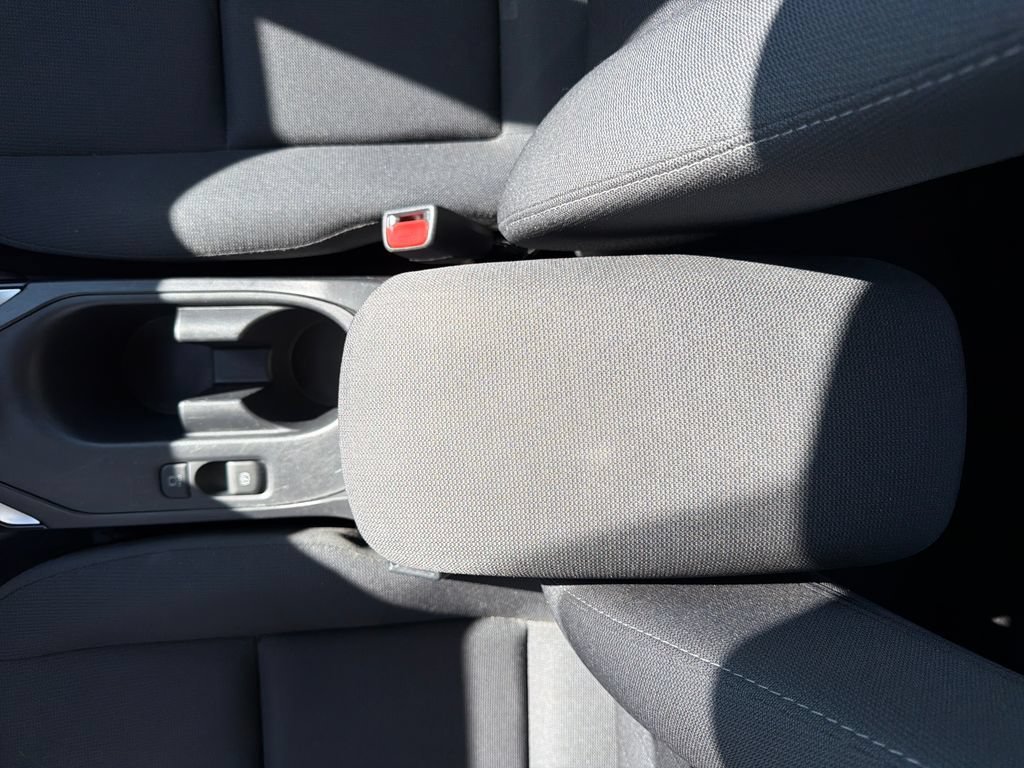 2025 Toyota Corolla LE - Photo 26