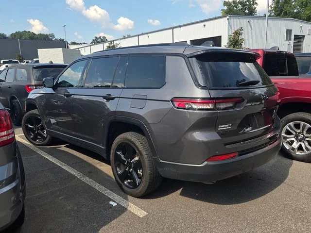 Used 2023 Gray Jeep Altitude image 4