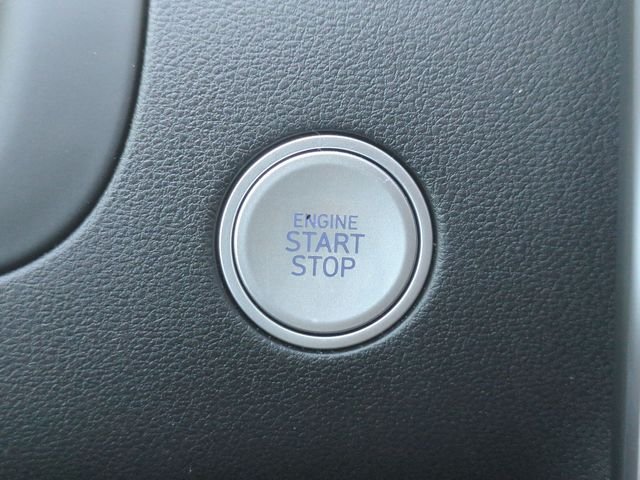 Used 2023 White Hyundai SEL image 17