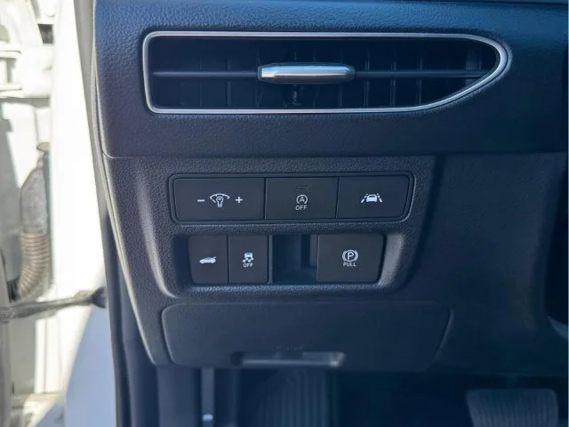 Used 2022 Gray Hyundai SE image 18