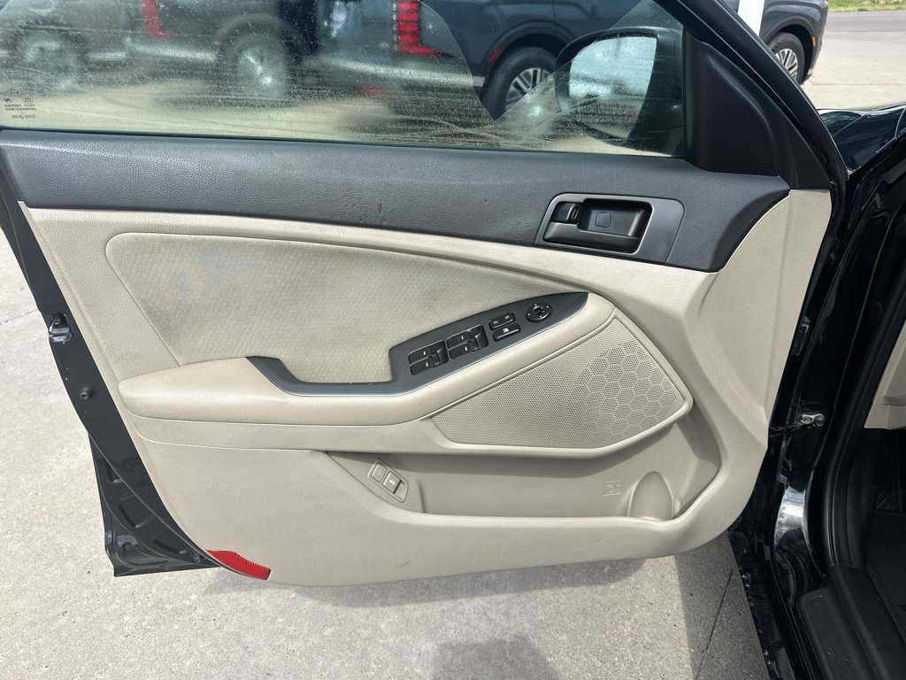 Used 2013 Ebony Black Kia LX image 14
