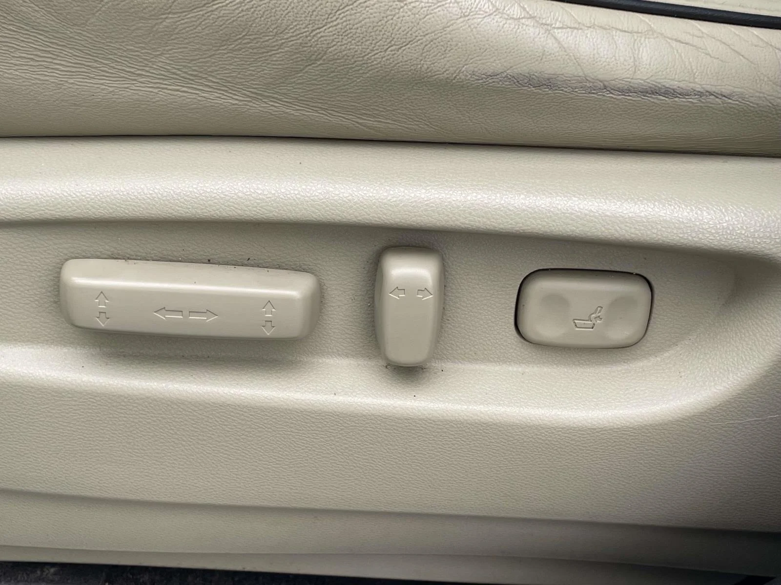 Used 2017 White Diamond Pearl Acura w/Advance Pkg image 7