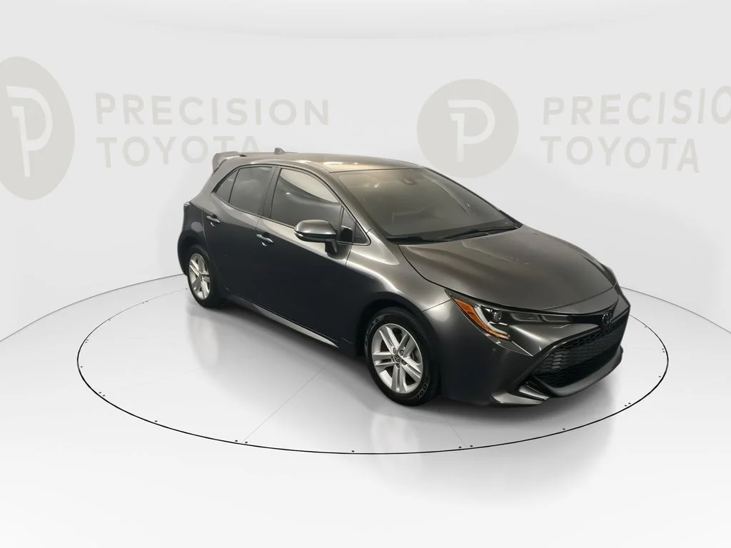 Used 2021 Magnetic Gray Metallic Toyota SE image 3