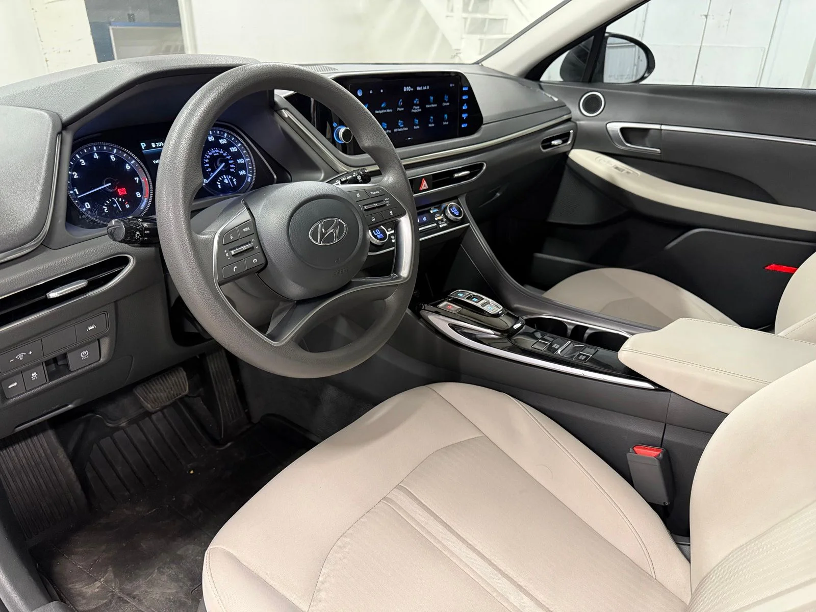 Used 2023 White Hyundai SEL image 15