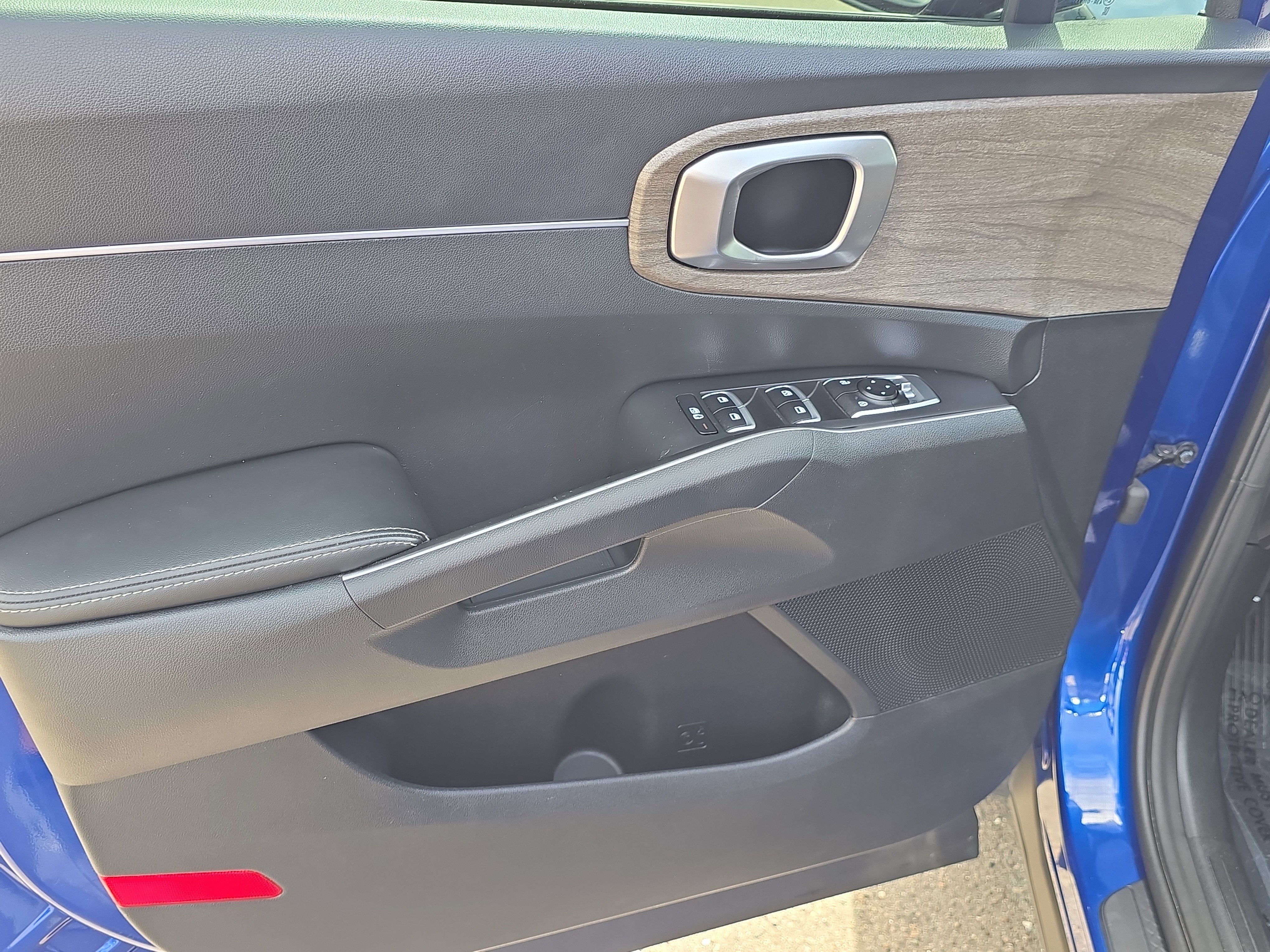 Certified Used 2022 Sapphire Blue Kia EX image 18