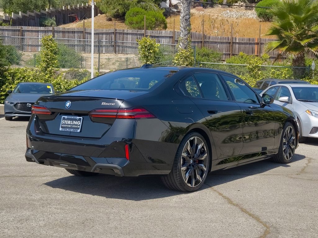 New 2026 Black Sapphire Metallic BMW 550e xDrive image 18
