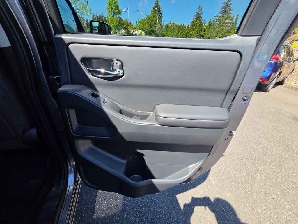New 2026 Gun Metallic Nissan Crew Cab SV image 15