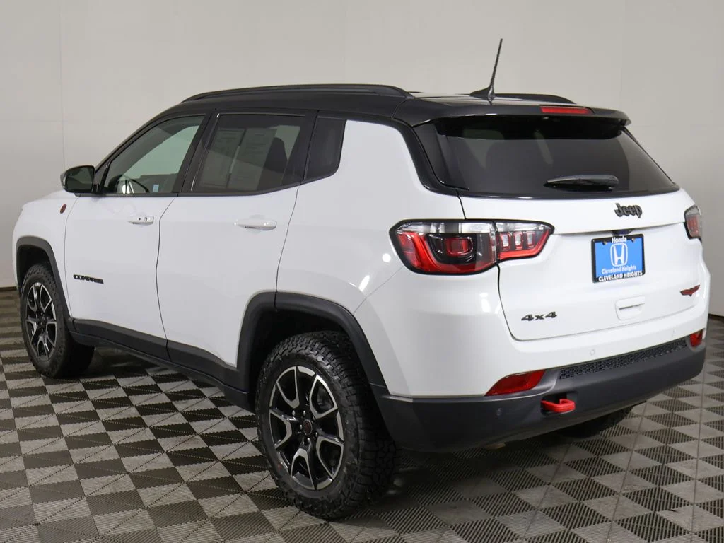 Used 2025 Bright White Clearcoat Jeep Trailhawk image 7