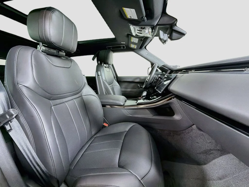 New 2026 Carpathian Grey Land Rover Dynamic SE image 30