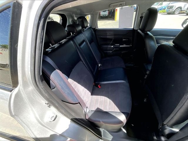Used 2024 Silver Mitsubishi 2.0 SE image 22