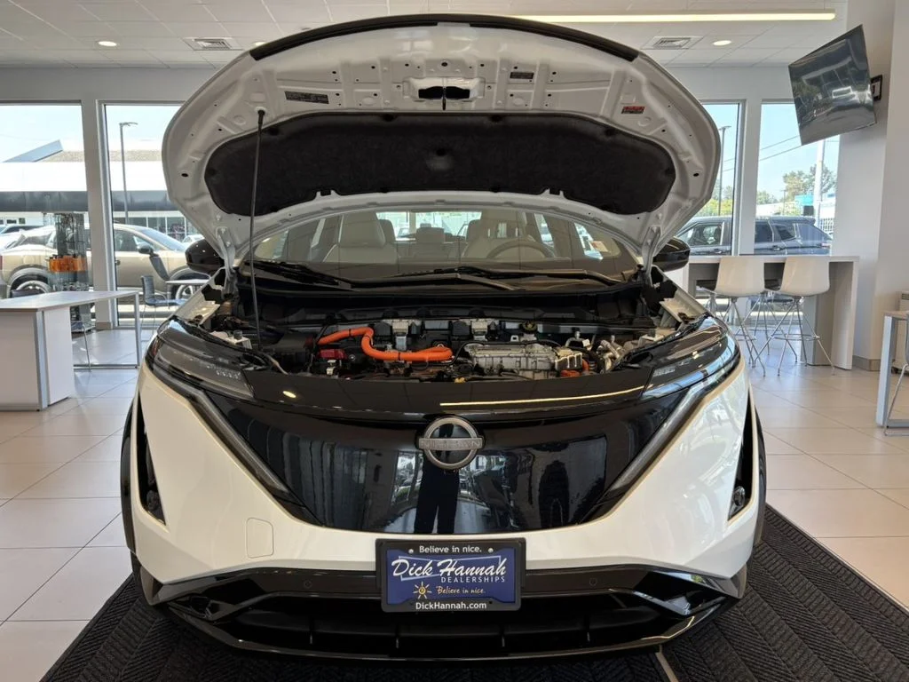 Certified Used 2024 White Nissan ENGAGE image 5