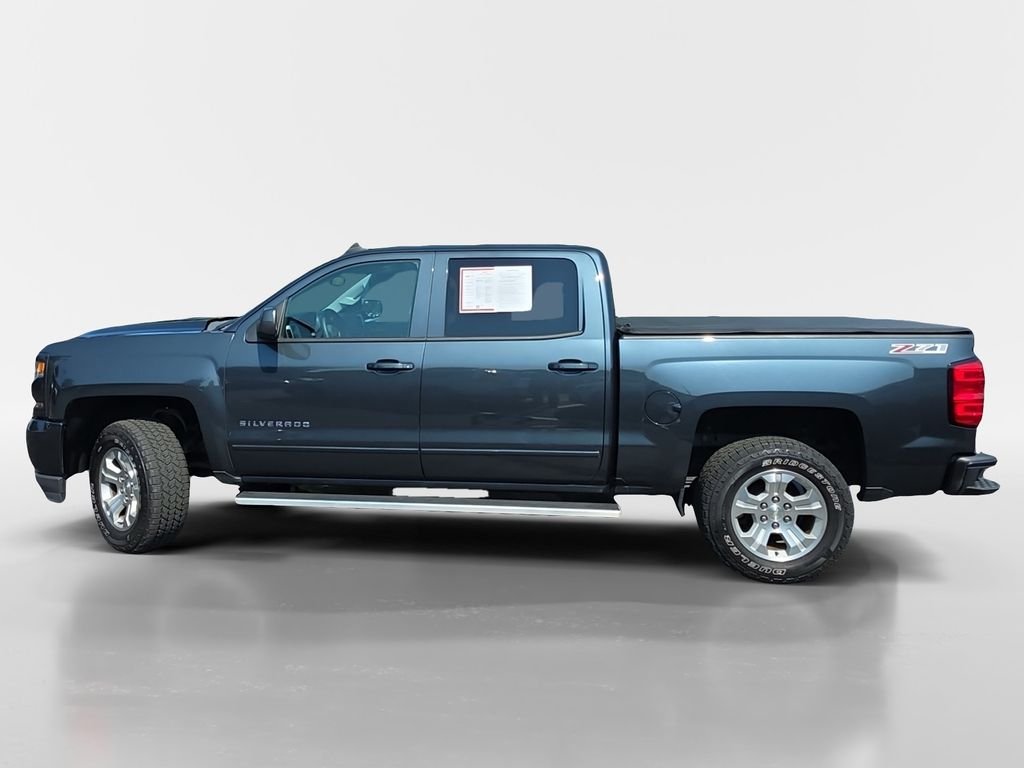 Used 2017 Graphite Metallic Chevrolet LT image 7