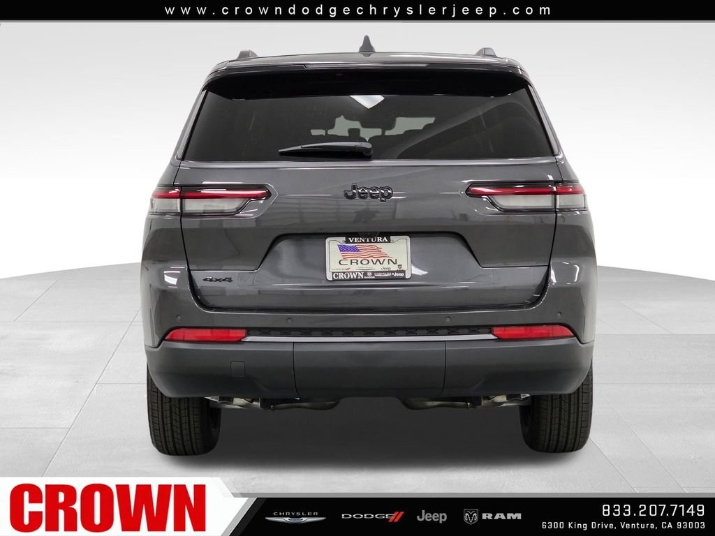 New 2026 Baltic Gray Metallic Clear-Coat Exterior Paint Jeep Laredo image 6