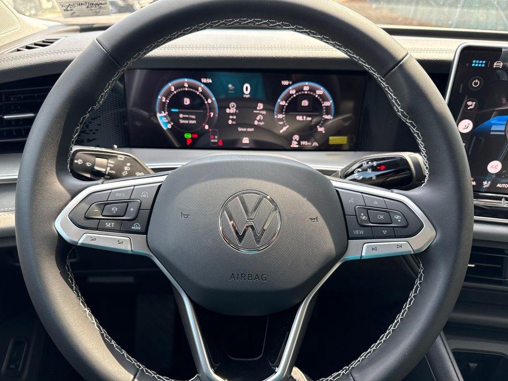 New 2026 Platinum Gray Metallic Volkswagen 2.0T SE image 16