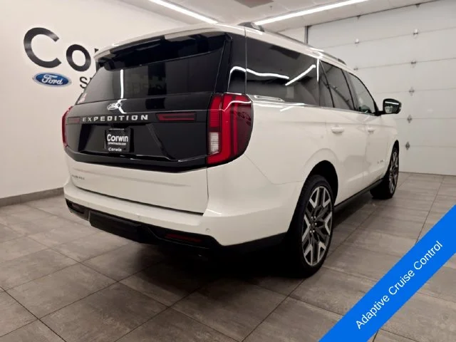New 2027 Star White Metallic Tri-Coat Ford Platinum image 5
