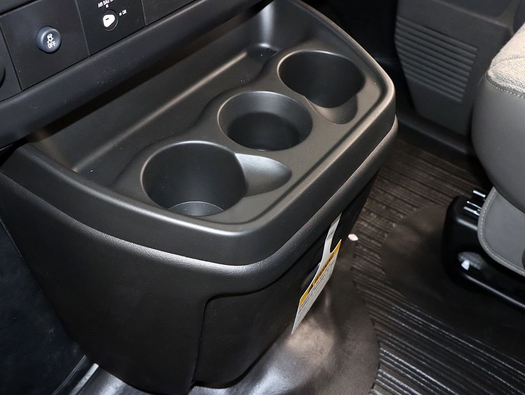 2026 Chevrolet Express Cargo Work Van - Photo 18