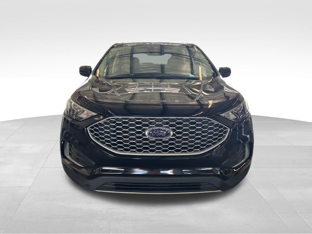Used 2023 Black Ford SEL image 8