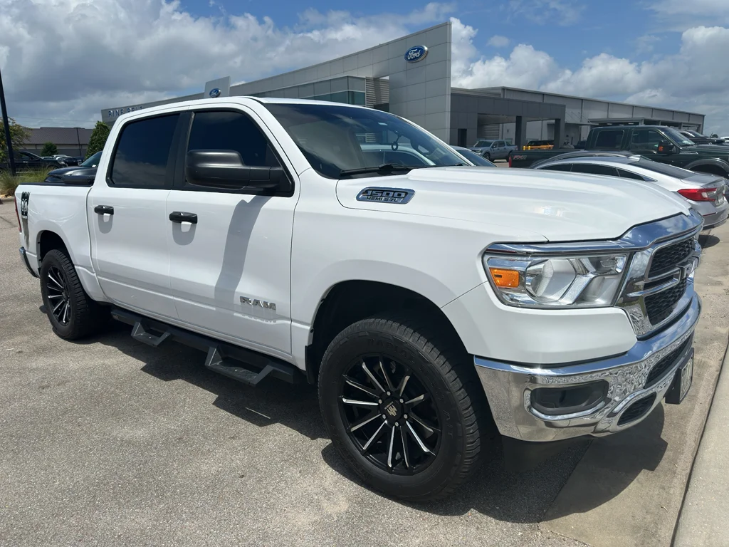 Used 2019 Bright White Clearcoat Ram Tradesman image 4