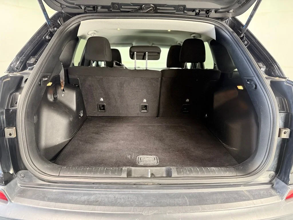 Used 2020 Black Jeep Latitude image 6
