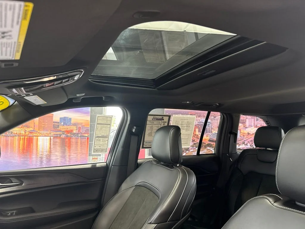 2025 Jeep Grand Cherokee Altitude - Photo 19