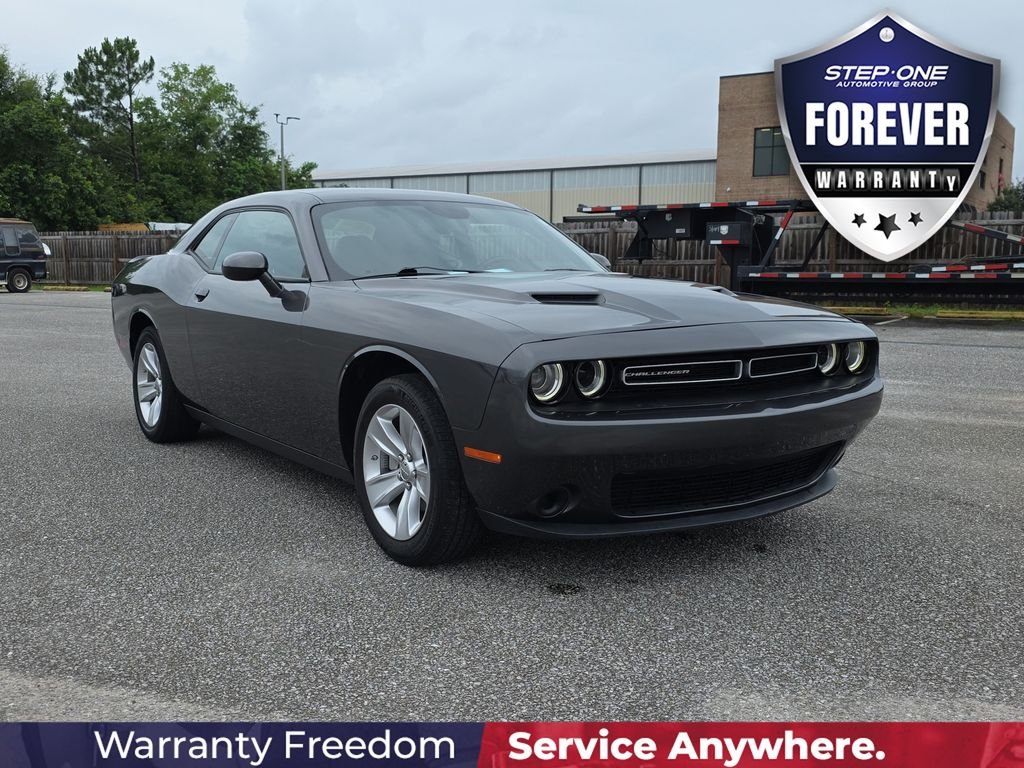 Used 2023 Gray Dodge SXT image 9